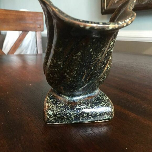 - Art Pottery Cornucopia Vase or Planter - Picture 6 of 8